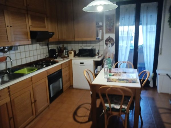 casa indipendente in vendita a Pontedera