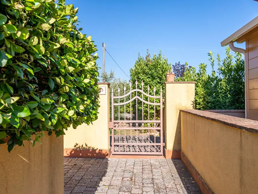 appartamento in vendita a Pontedera in zona Santa Lucia