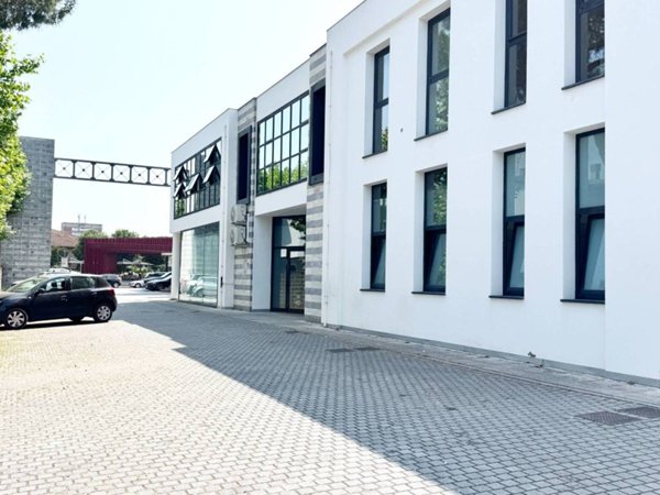 ufficio in vendita a Pontedera