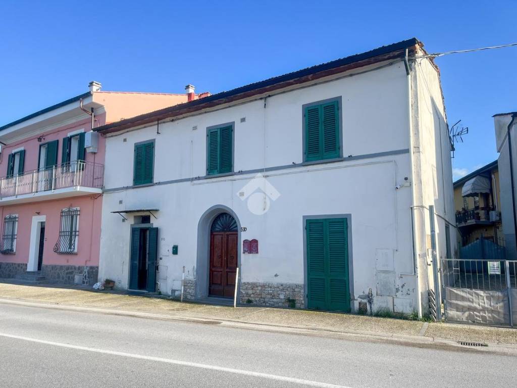 appartamento in vendita a Pontedera in zona La Rotta