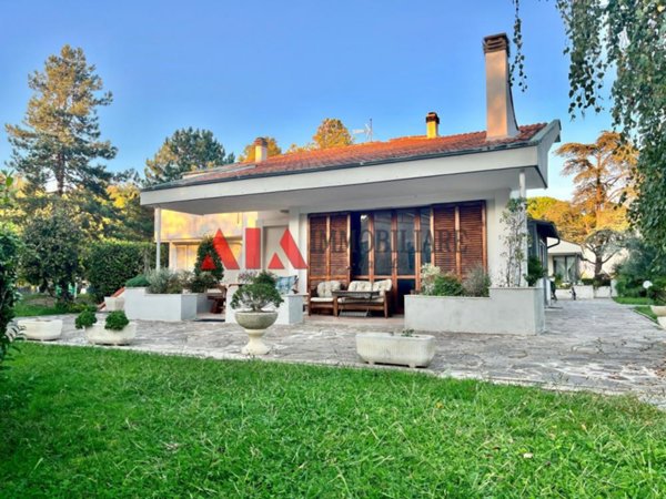 casa indipendente in vendita a Pontedera
