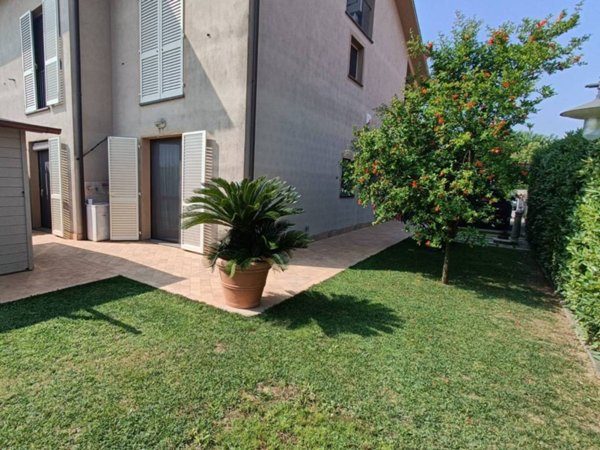 appartamento in vendita a Pontedera in zona Pardossi