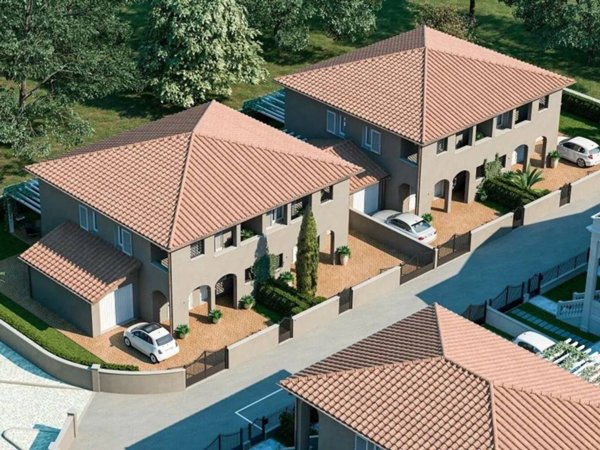 casa indipendente in vendita a Pontedera