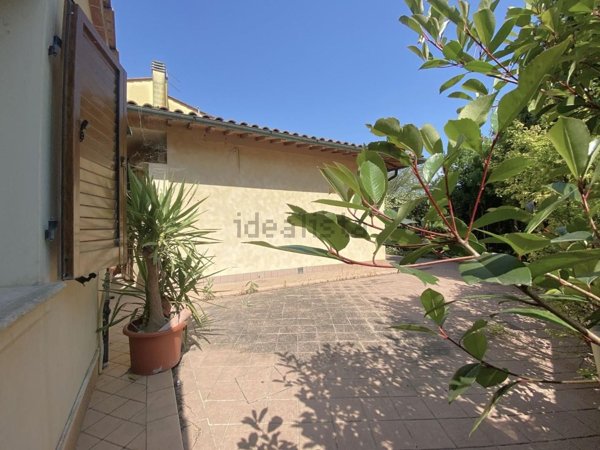 casa indipendente in vendita a Pontedera
