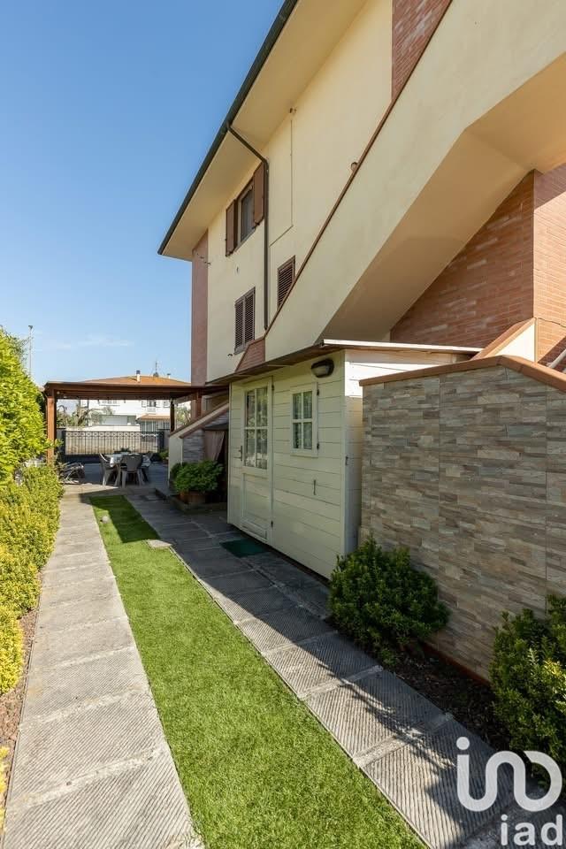 appartamento in vendita a Pontedera in zona Santa Lucia