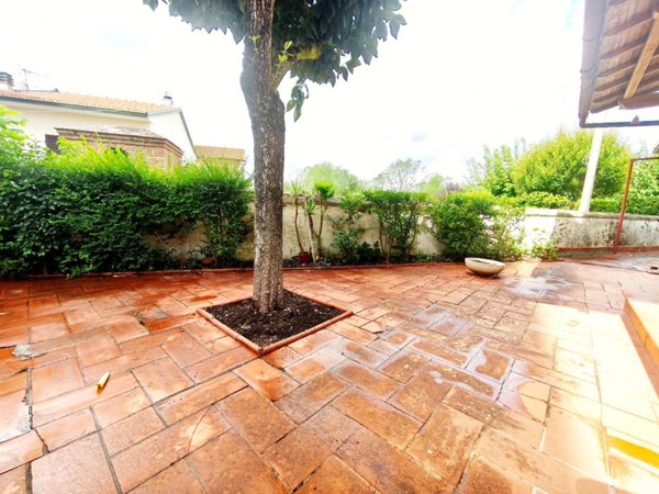 casa indipendente in vendita a Pontedera