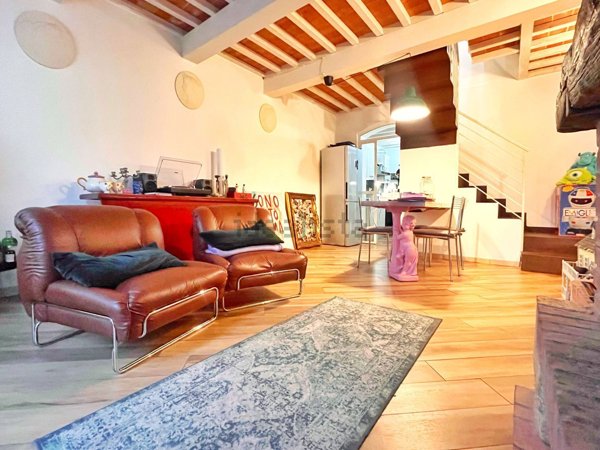 casa indipendente in vendita a Pontedera