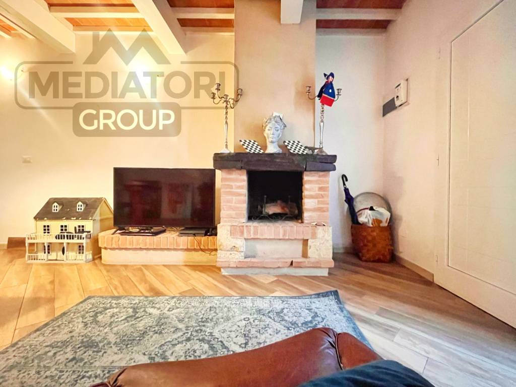 casa indipendente in vendita a Pontedera