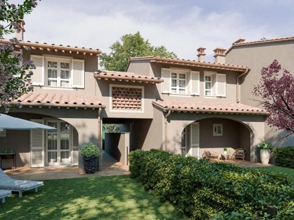 casa indipendente in vendita a Pontedera