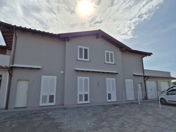 appartamento in vendita a Pontedera in zona Pietroconti