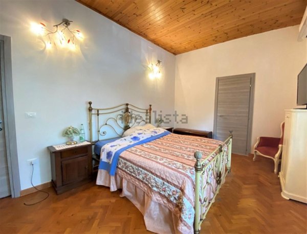 casa indipendente in vendita a Pontedera