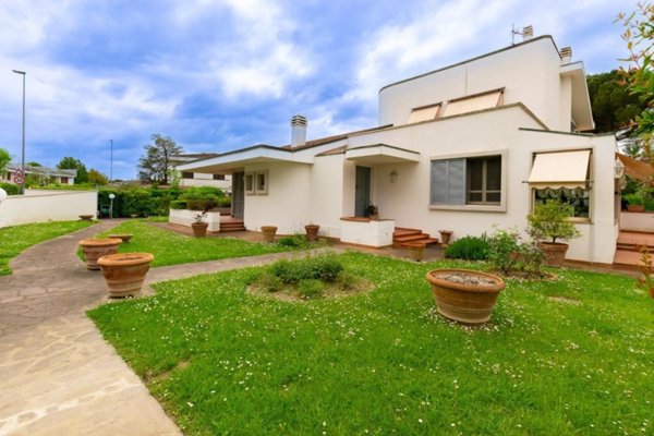 casa indipendente in vendita a Pontedera