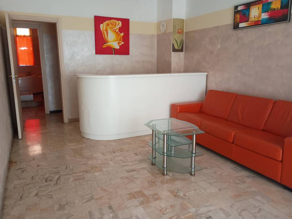 negozio in vendita a Pontedera