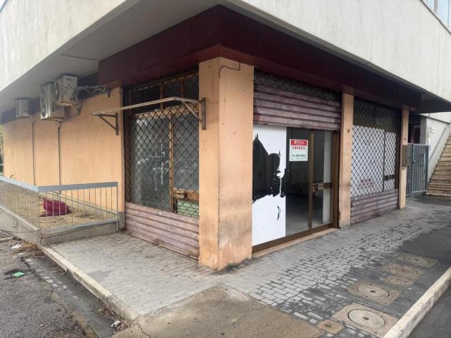 negozio in vendita a Pontedera