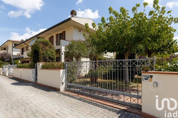 casa indipendente in vendita a Pontedera