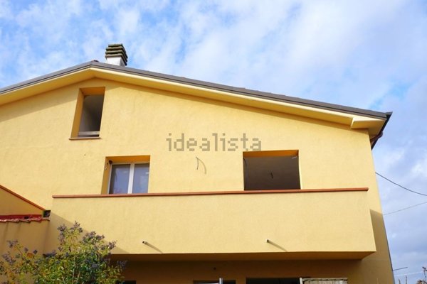 casa indipendente in vendita a Pontedera