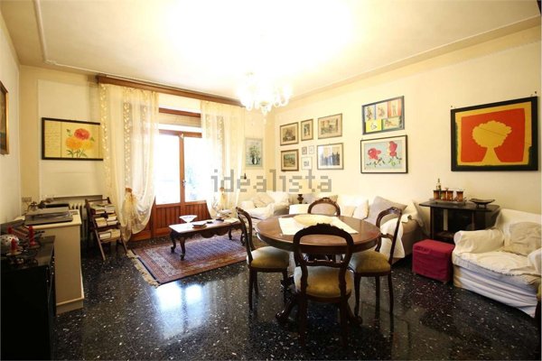 casa indipendente in vendita a Pontedera