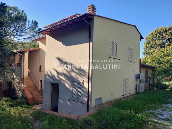 casa indipendente in vendita a Pontedera in zona Montecastello