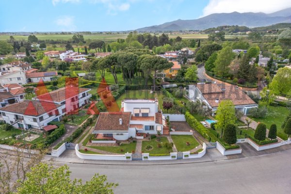 casa indipendente in vendita a Pontedera