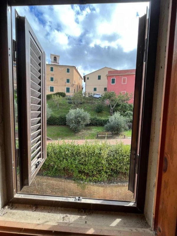 appartamento in vendita a Pontedera in zona Montecastello