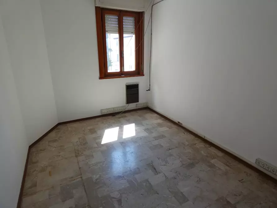 ufficio in vendita a Pontedera