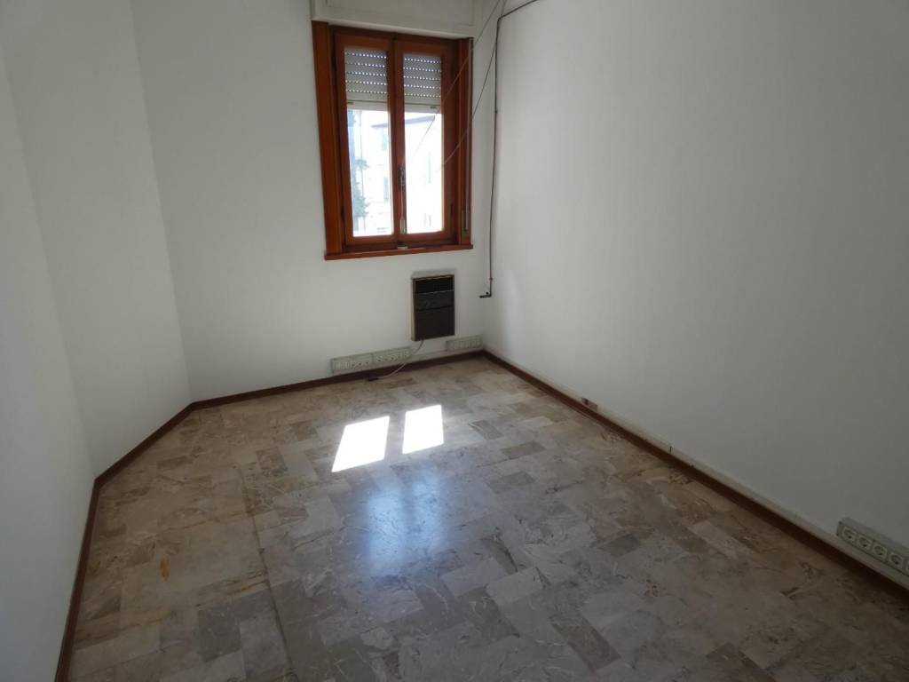 ufficio in vendita a Pontedera