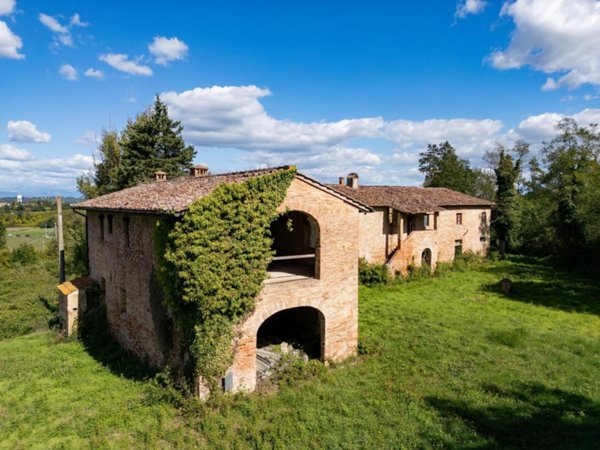 casa indipendente in vendita a Pontedera