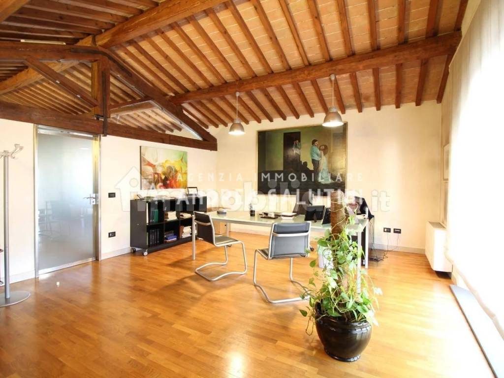 ufficio in vendita a Pontedera