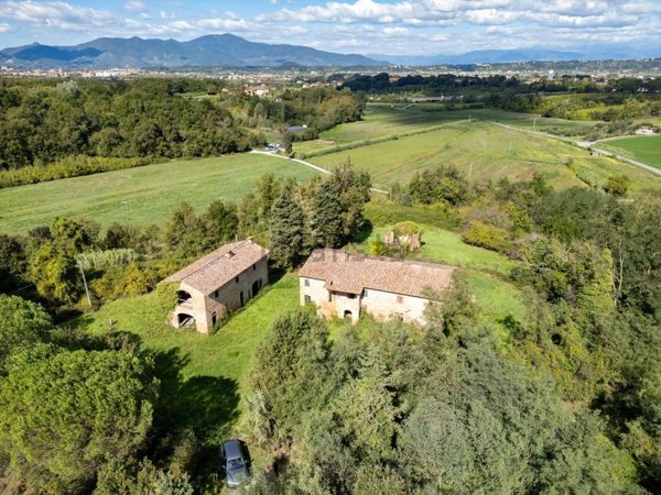 casale in vendita a Pontedera