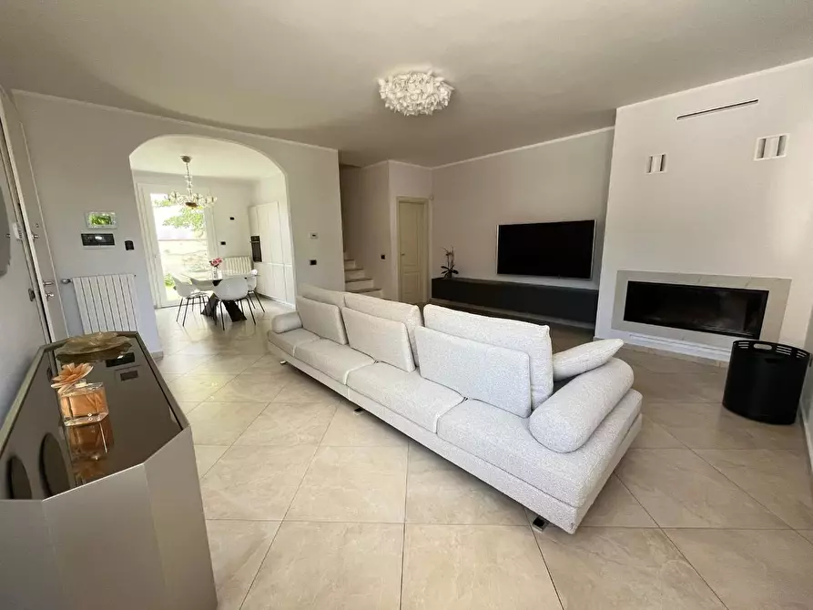 casa indipendente in vendita a Pontedera in zona Santa Lucia