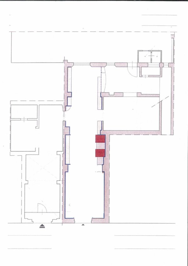 locale commerciale in vendita a Pontedera