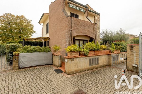 casa indipendente in vendita a Pontedera in zona La Borra