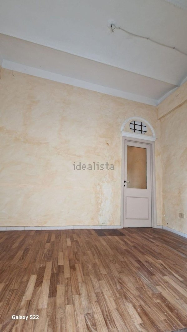 negozio in vendita a Pontedera