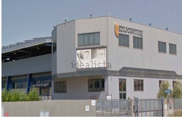 capannone in vendita a Pontedera