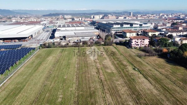 terreno edificabile in vendita a Pontedera