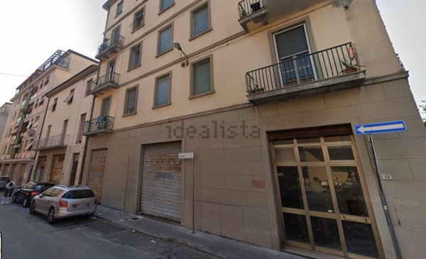 locale di sgombero in vendita a Pontedera