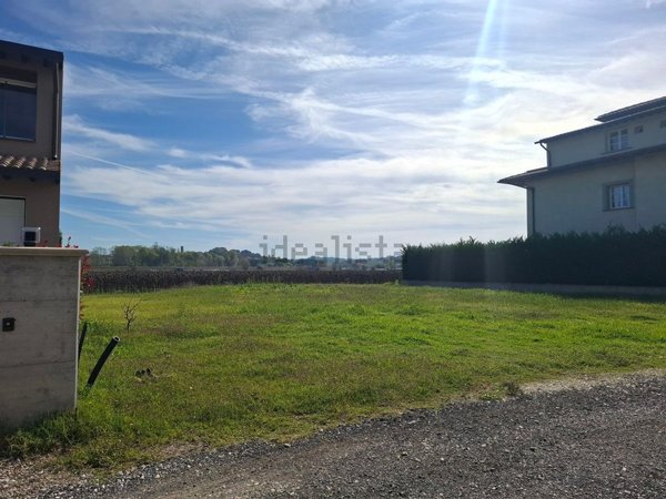 casa indipendente in vendita a Pontedera