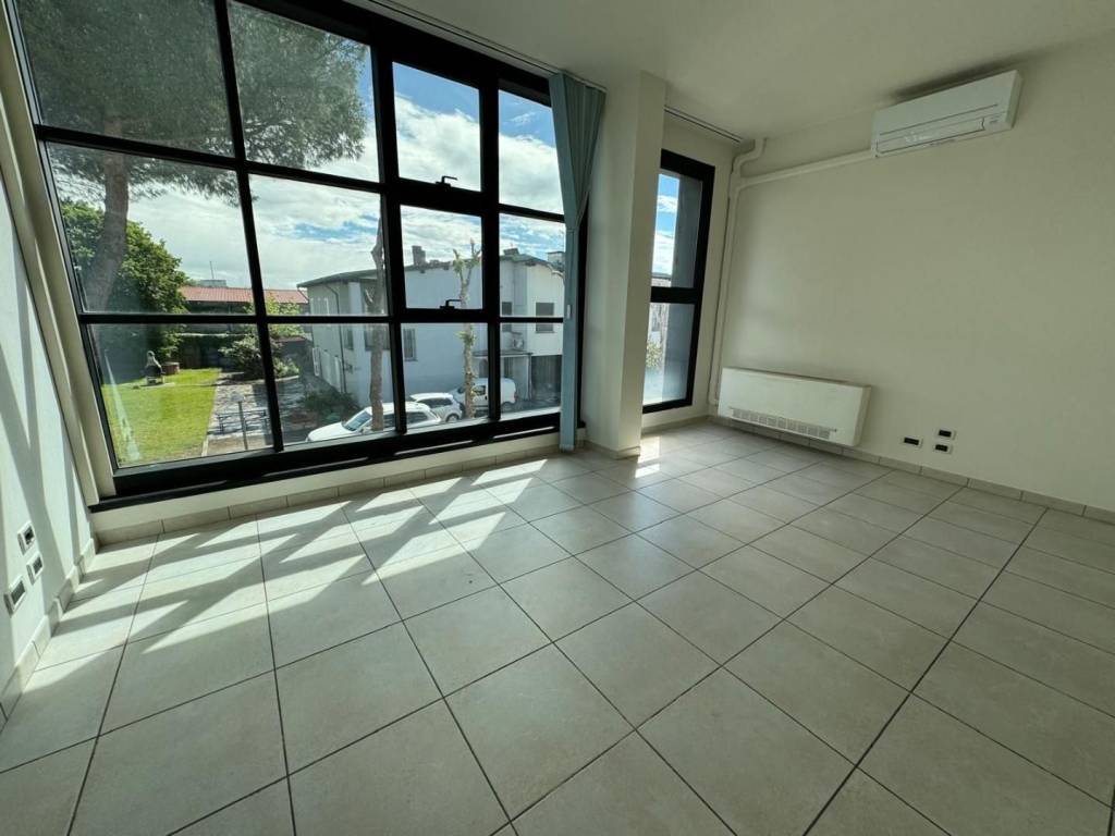 ufficio in vendita a Pontedera