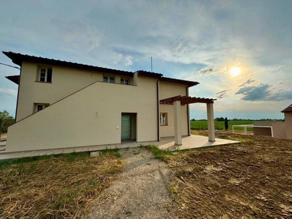 casa indipendente in vendita a Pontedera in zona Montecastello