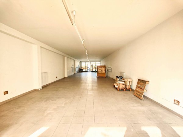 capannone in vendita a Pontedera