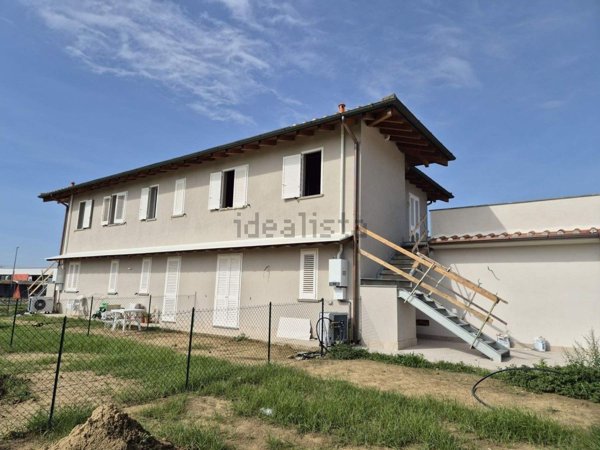 appartamento in vendita a Pontedera in zona Pietroconti