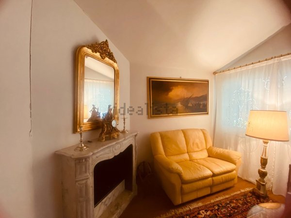 casa indipendente in vendita a Pontedera