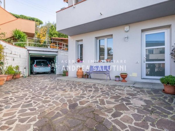 appartamento in vendita a Pontedera in zona I Fabbri