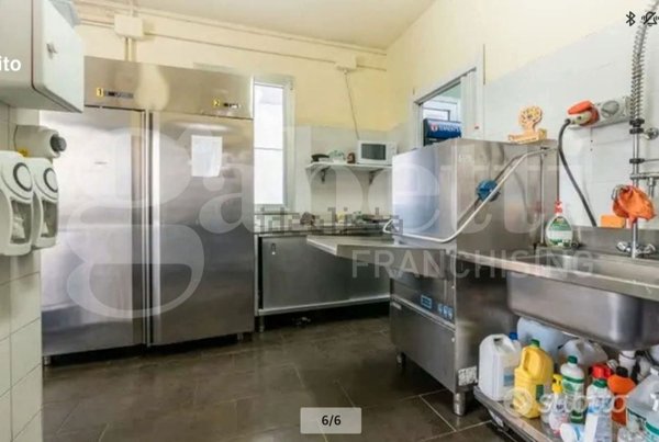 negozio in vendita a Pontedera