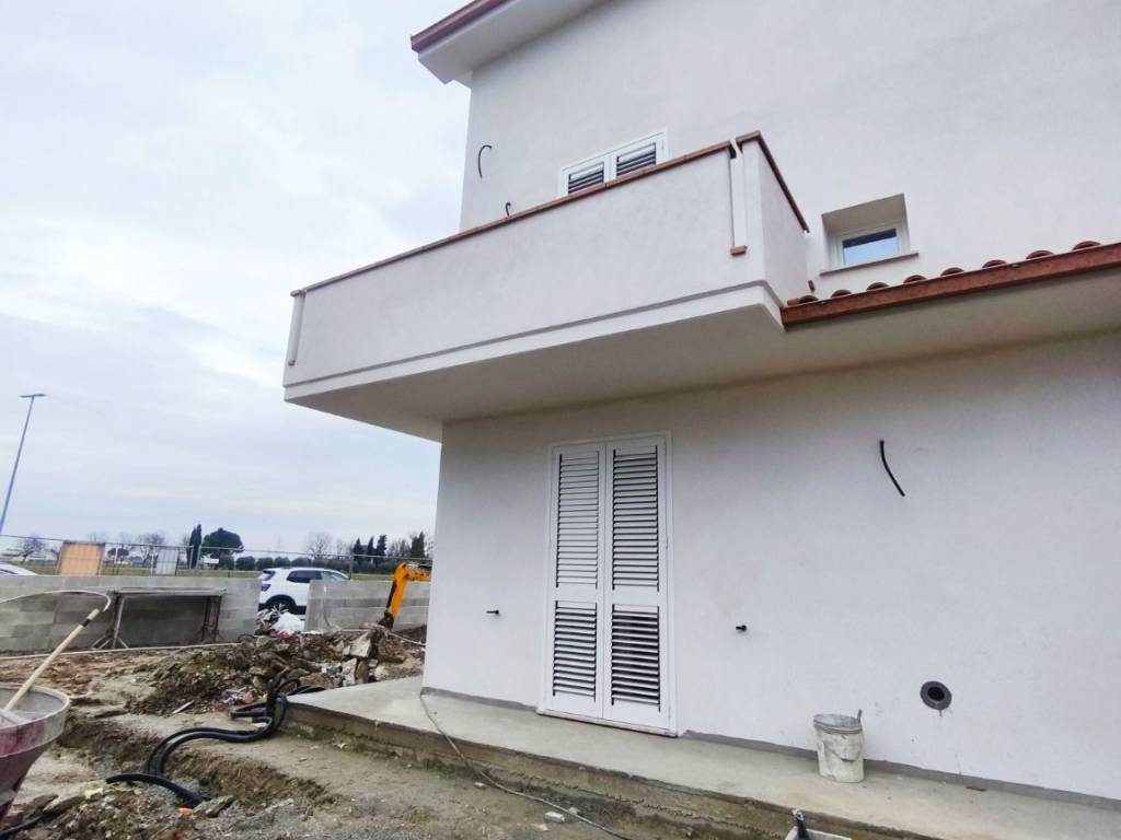 casa indipendente in vendita a Pontedera in zona Pardossi