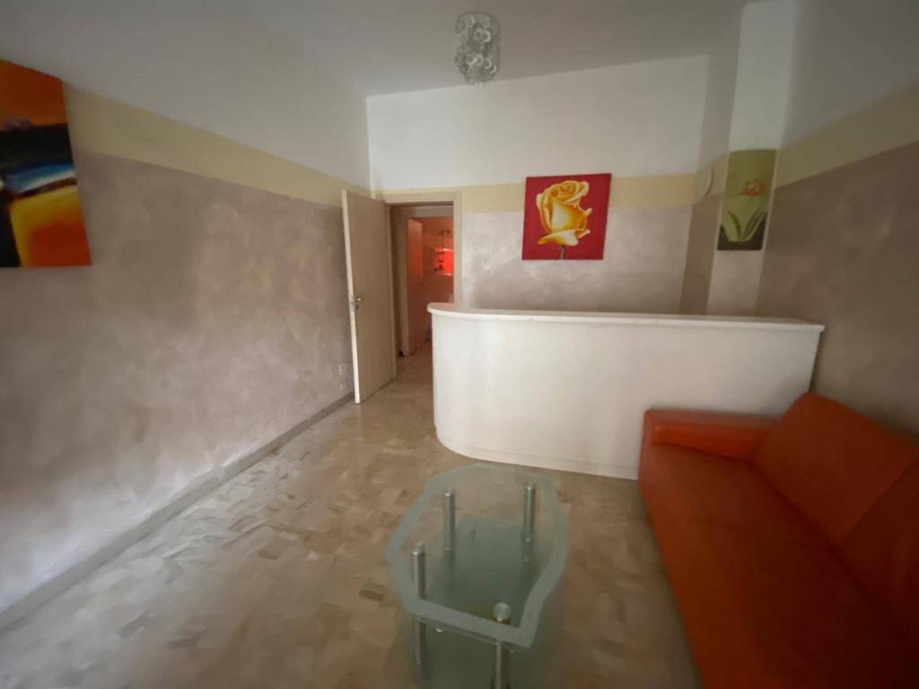 negozio in vendita a Pontedera