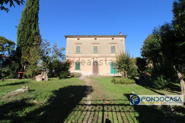casa indipendente in vendita a Pontedera