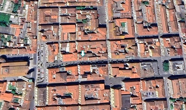 locale commerciale in vendita a Pontedera