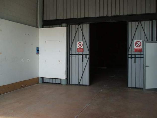 capannone in vendita a Pontedera