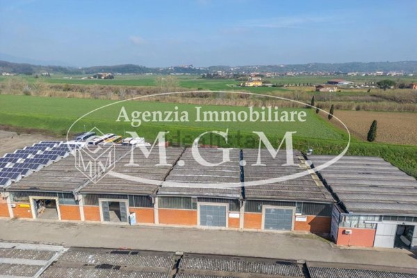 capannone in vendita a Pontedera
